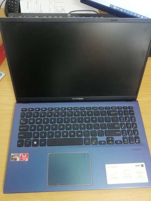 Asus X512DA 15.6` Full HD Laptop  AMD Ryzen 5 - AMD Radeon Vega 8 - 512GB PCIe SSD  12GB RAM