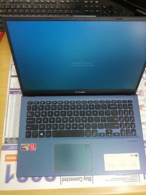 Asus X512DA 15.6` Full HD Laptop  AMD Ryzen 5 - AMD Radeon Vega 8 - 512GB PCIe SSD  12GB RAM