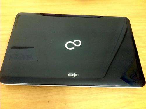 FUJITSU SIEMENS LIFEBOOK A SERIES  (AH531)  BREAKING UP FOR SPARES