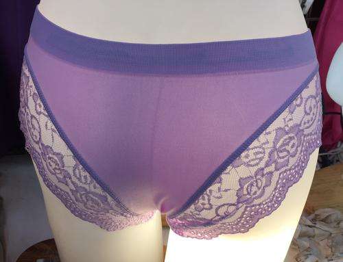 Seamless underwear