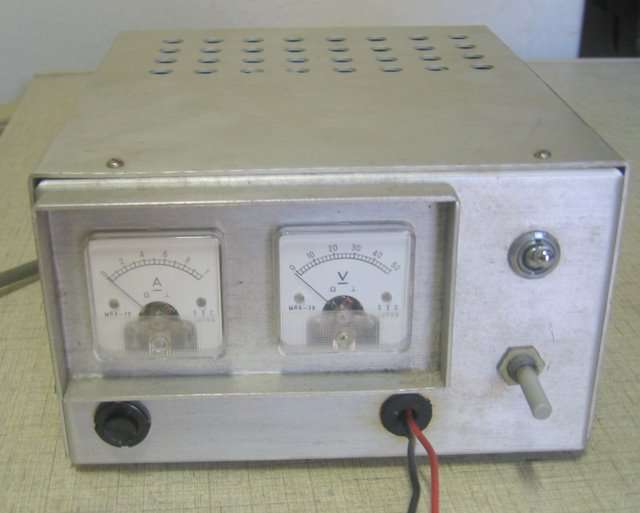 REGULATED POWER SUPPLY