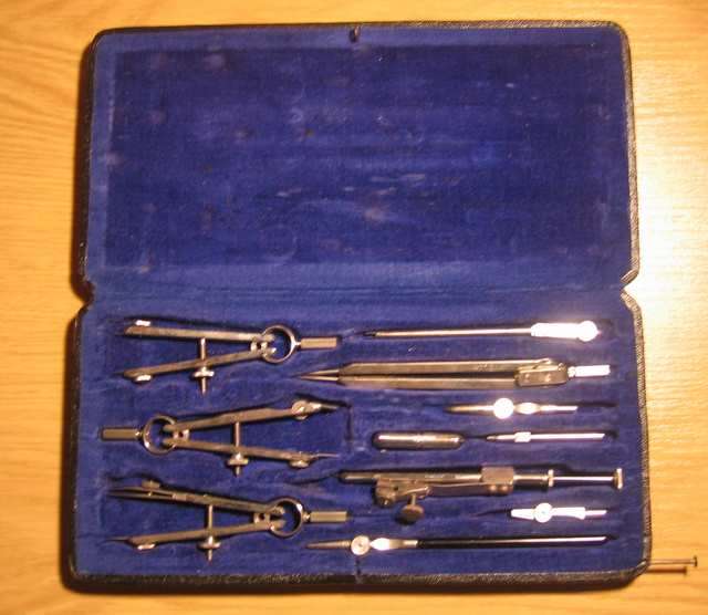 DRAWING INSTRUMENTS STAEDTLER 20556a
