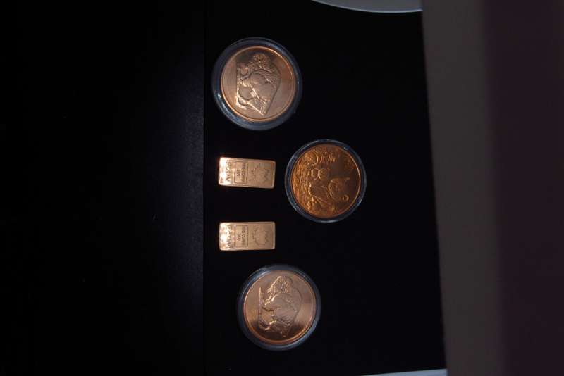 3x 1 OZ copper coins + 2x 5 gram Copper bars