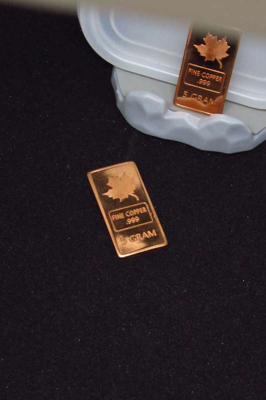3x 1 OZ copper coins + 2x 5 gram Copper bars