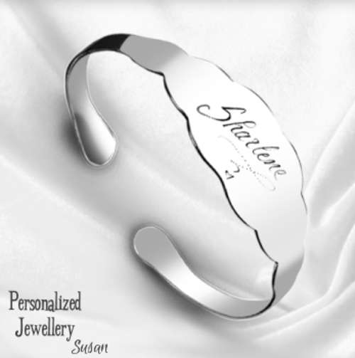 Personalized Scalloped Bracelets: Plain Design