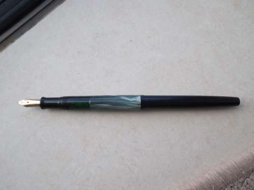 Pelekan 585 7ins Personal Desk Pen no base. REDUCED