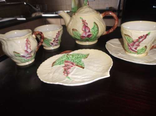 Beautiful 7 piece Carltonware Foxglove T.Set.