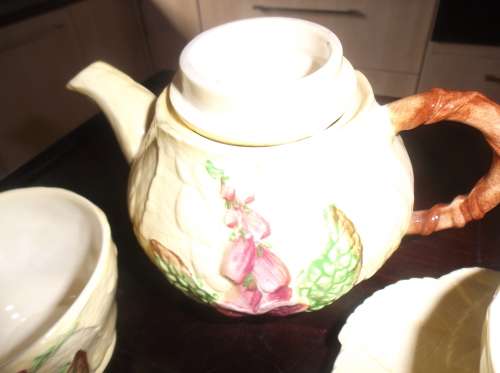 Beautiful 7 piece Carltonware Foxglove T.Set.