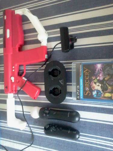 PS Move Bundle(Controllers, camera, gun, cradle and game)