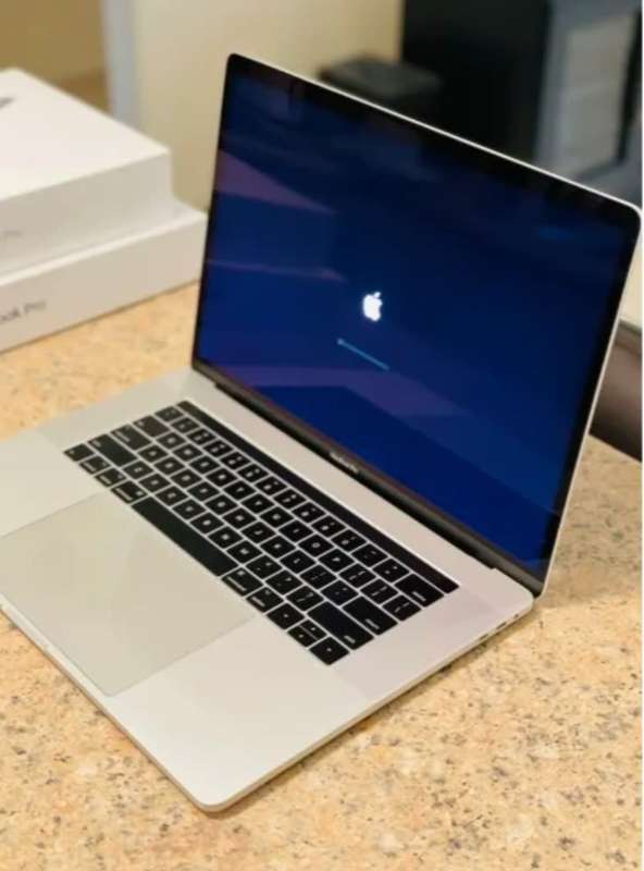 2019 Apple MacBook Pro A1241 16-inch 2.4GHz 8-Core i9-9980HK (i9, 32GB RAM, 512GB, Space Gray)