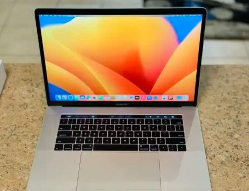 2019 Apple MacBook Pro A1241 16-inch 2.4GHz 8-Core i9-9980HK (i9, 32GB RAM, 512GB, Space Gray)