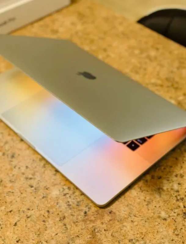2019 Apple MacBook Pro A1241 16-inch 2.4GHz 8-Core i9-9980HK (i9, 32GB RAM, 512GB, Space Gray)
