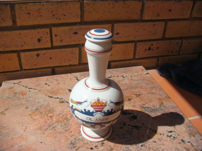 DELFT  Pharmacy. NUMBERED 733PD.  -HOLLANDS HANDWERK-.  !!