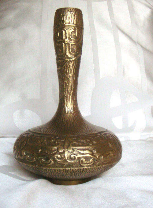 ' MAKE A OFFER '    BRASS  Ornament. 220mm x 150mm.   ( NEEDS CLEANING ! )