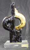 R and G Linear Spac Statue