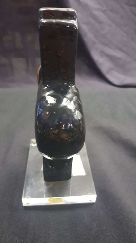 R and G Linear Spac Statue