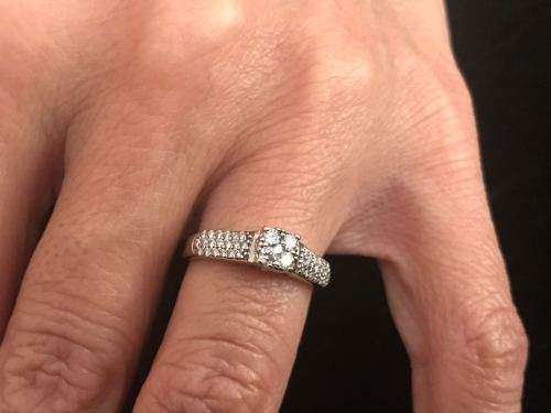 Stunning Illusion set white gold diamond ring