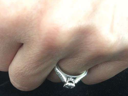 Stunning Illusion set white gold diamond ring