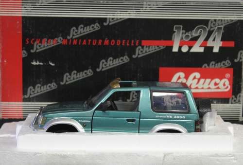 1:24 Schuco Mitsubishi Pajero V6 3000