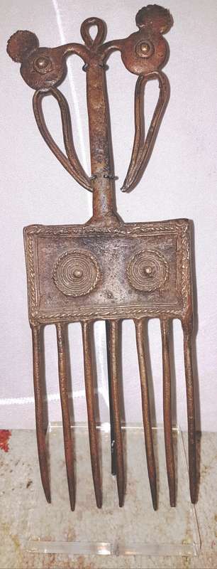 Replica of an antique comb
