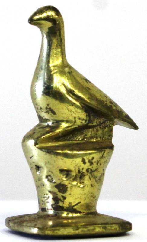 Brass figure of a Pigeon on a hat