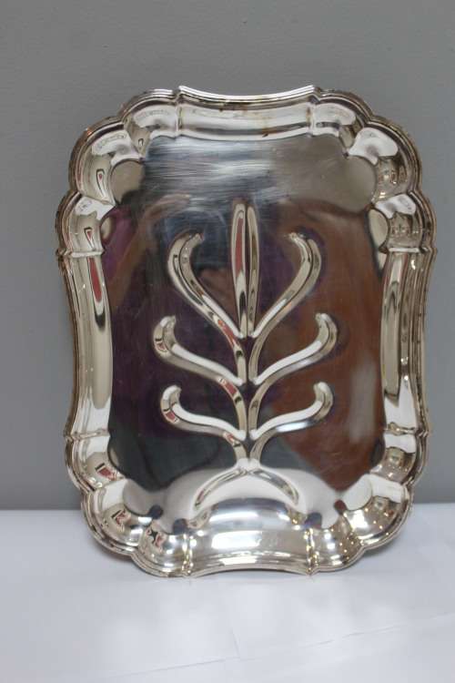 Serving tray