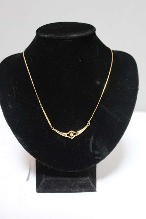 Costume jewellery necklace
