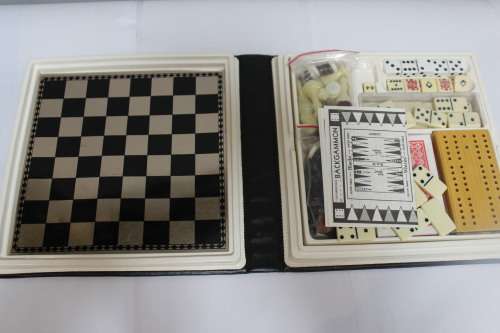Travel game set
