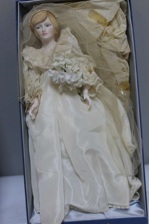 Royal Doulton - Lady Di porcelain bride