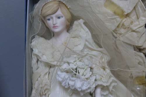 Royal Doulton - Lady Di porcelain bride