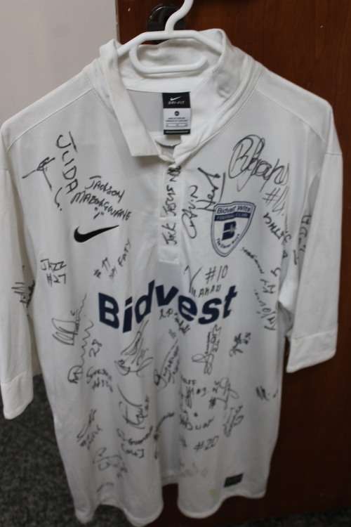 Bidvest Witz soccer shirt & tie - signed by the team