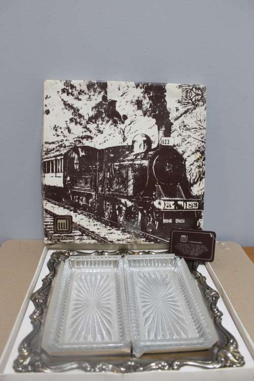 L`Argenterie silver plated tray with 2 x dishes c/w box and certificate
