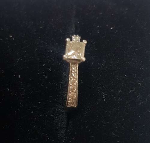 Platinum Princess diamond ring
