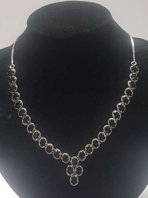 Swarovski fasion costume jewellery necklace