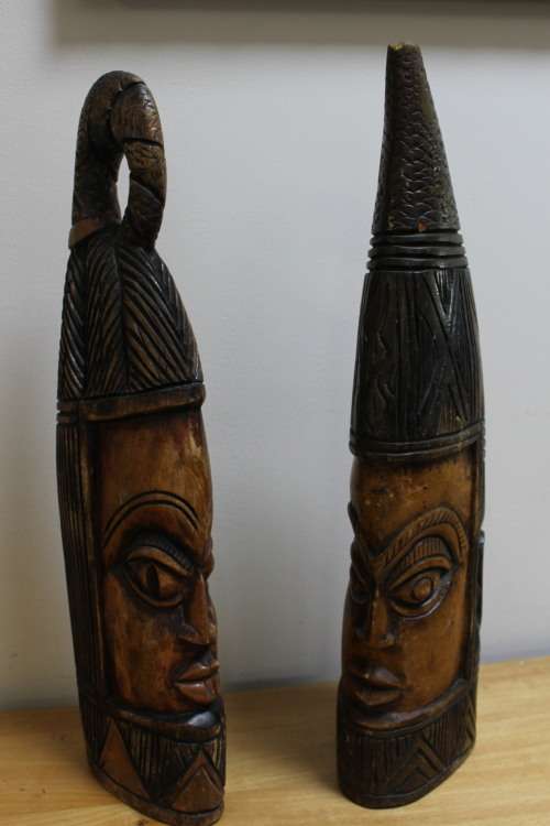 2 x Wooden carved African design art heads - there is a slight nick at the base of the 1 x head