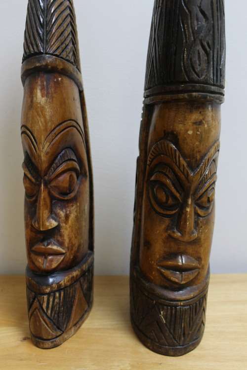 2 x Wooden carved African design art heads - there is a slight nick at the base of the 1 x head