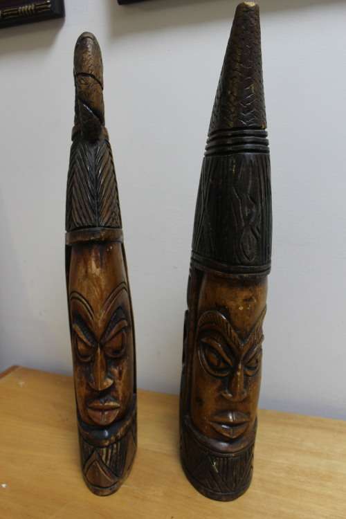 2 x Wooden carved African design art heads - there is a slight nick at the base of the 1 x head