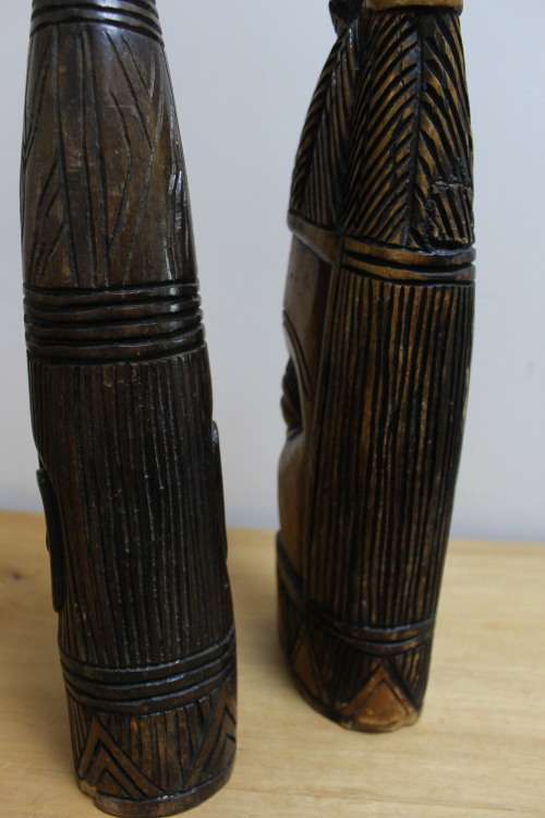 2 x Wooden carved African design art heads - there is a slight nick at the base of the 1 x head