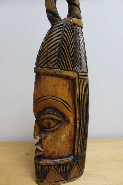 2 x Wooden carved African design art heads - there is a slight nick at the base of the 1 x head