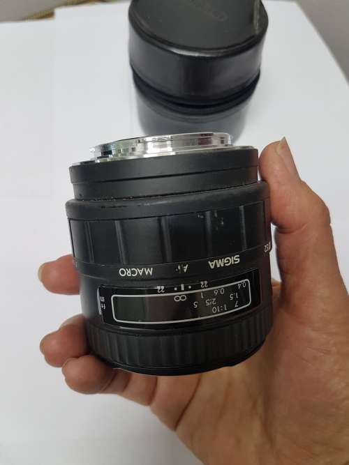 Sony Alpha A100 DSLR Professional Digital Camera  18-70mm Sony lens kit - cw 2 x add Macro Lenses