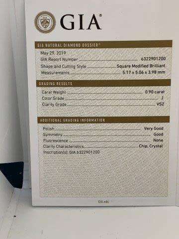 5gr Platinum 0.90ct Square Modified Brilliant J VS2 with smalls  c/w Diamond Detificate
