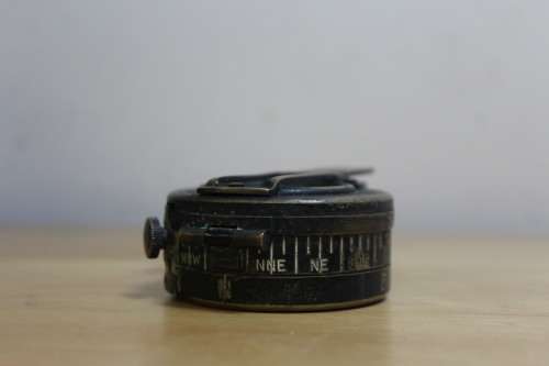 WW2 military compass working,need TLC