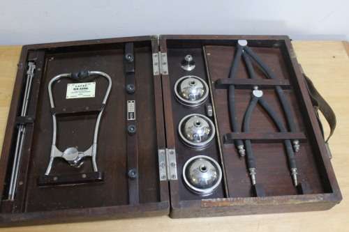 Vintage Capac Binaureal 7034 sieres set of car stethoscope in oak case