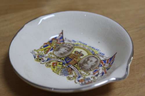 Collectible Dish of the Royals 1910- 1935 Silver Jubilee Queen Mary and King George V