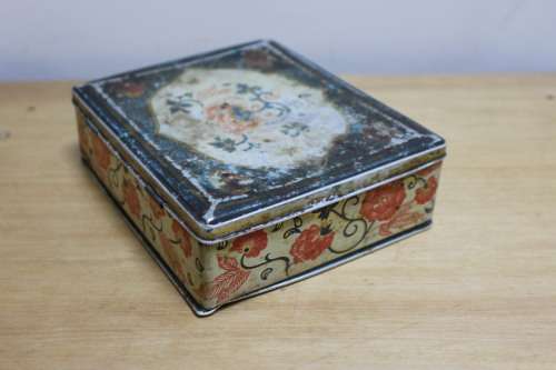 Collectible Vintage Bakers Ltd Biscuit Tin
