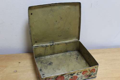 Collectible Vintage Bakers Ltd Biscuit Tin