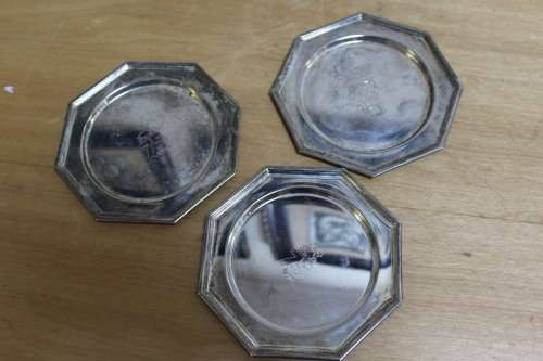 3 x Collectible small stainless steel dishes