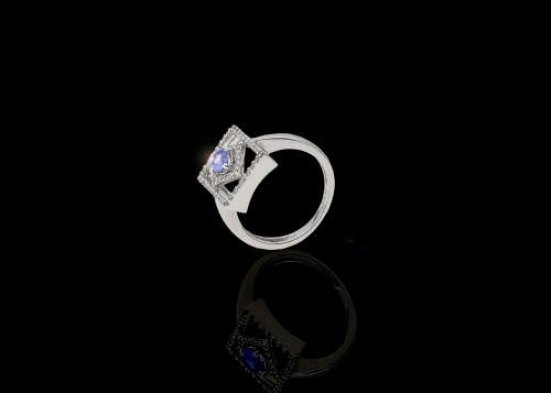 9ct (4.2grams) White Gold Oval Tanzanite 0.34ct with Diamonds surrounding the stone I/J VS/SI Ring