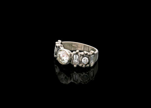 18ct (7.4 grams) White Gold Round Brilliant Diamond O-P  I1 Ring with GIA cert