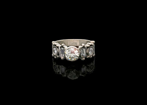 18ct (7.4 grams) White Gold Round Brilliant Diamond O-P  I1 Ring with GIA cert